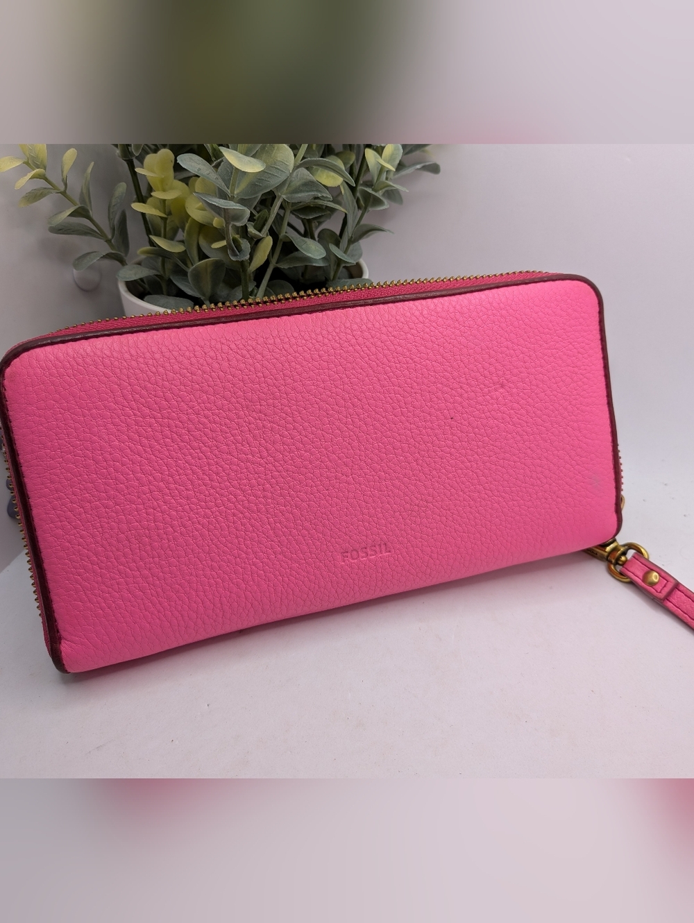 Fossil Pink Pebbled Leather Zip Wallet